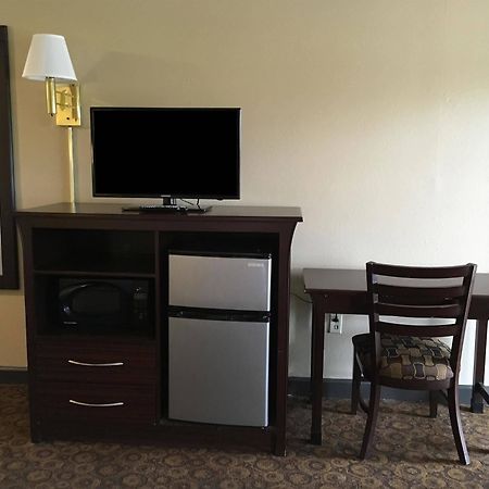 Americas Best Value Inn And Suites Greenwood Extérieur photo