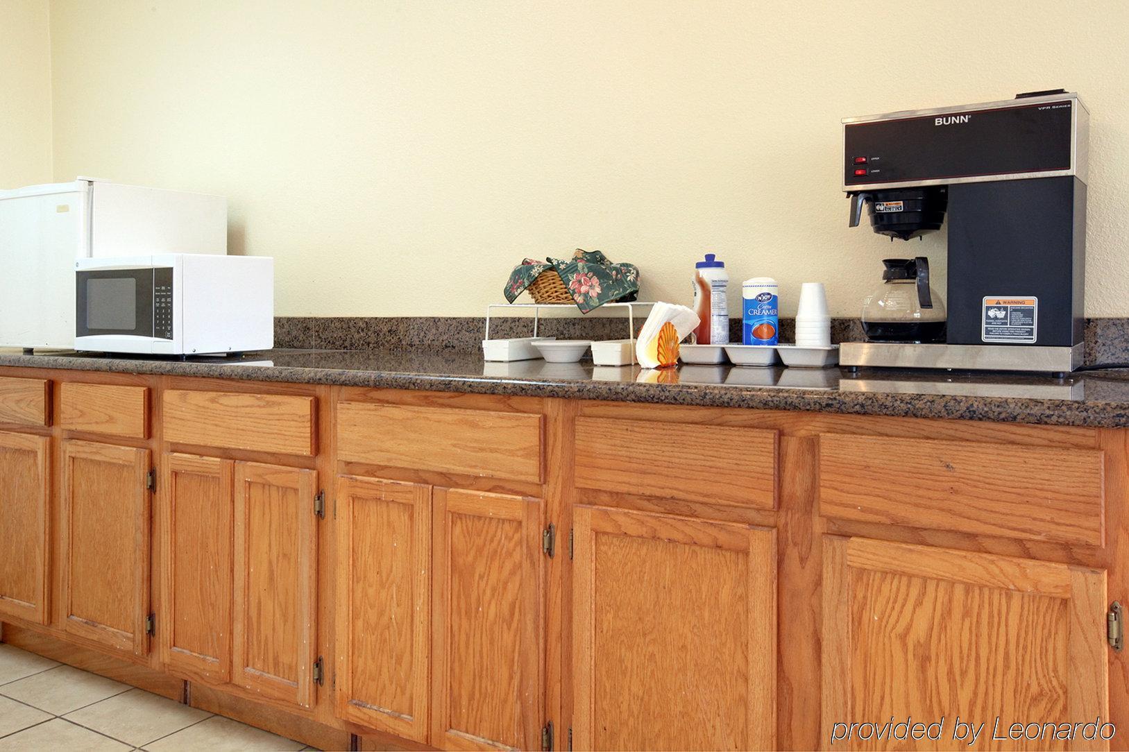 Americas Best Value Inn And Suites Greenwood Restaurant photo